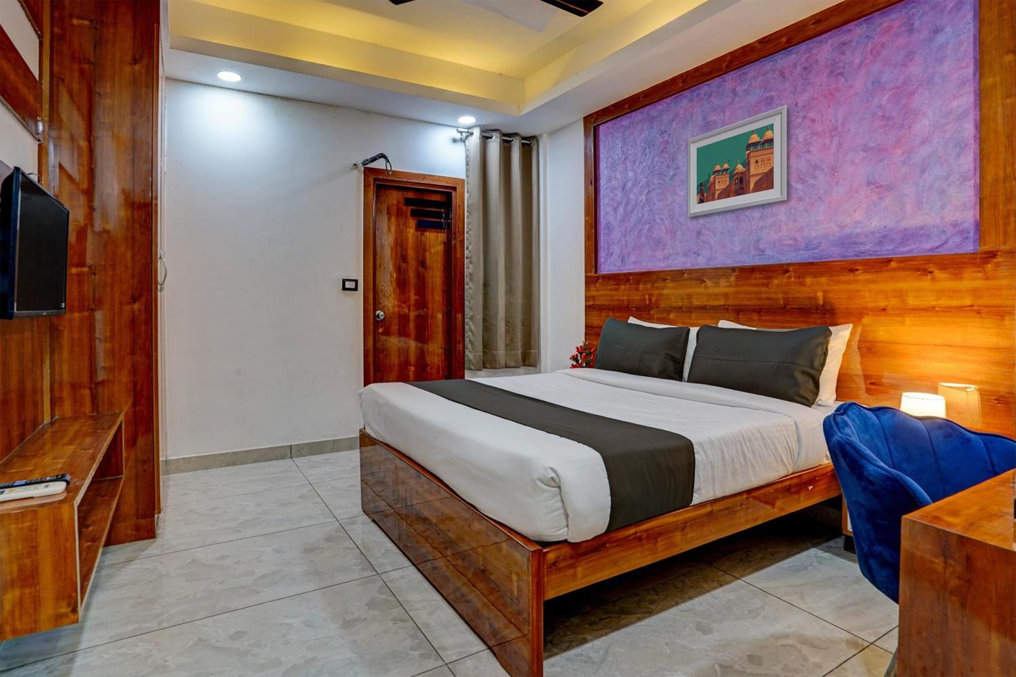 Hotel Hight Krone A Family Hotel Near Igi Airport Delhi New Delhi Eksteriør bilde
