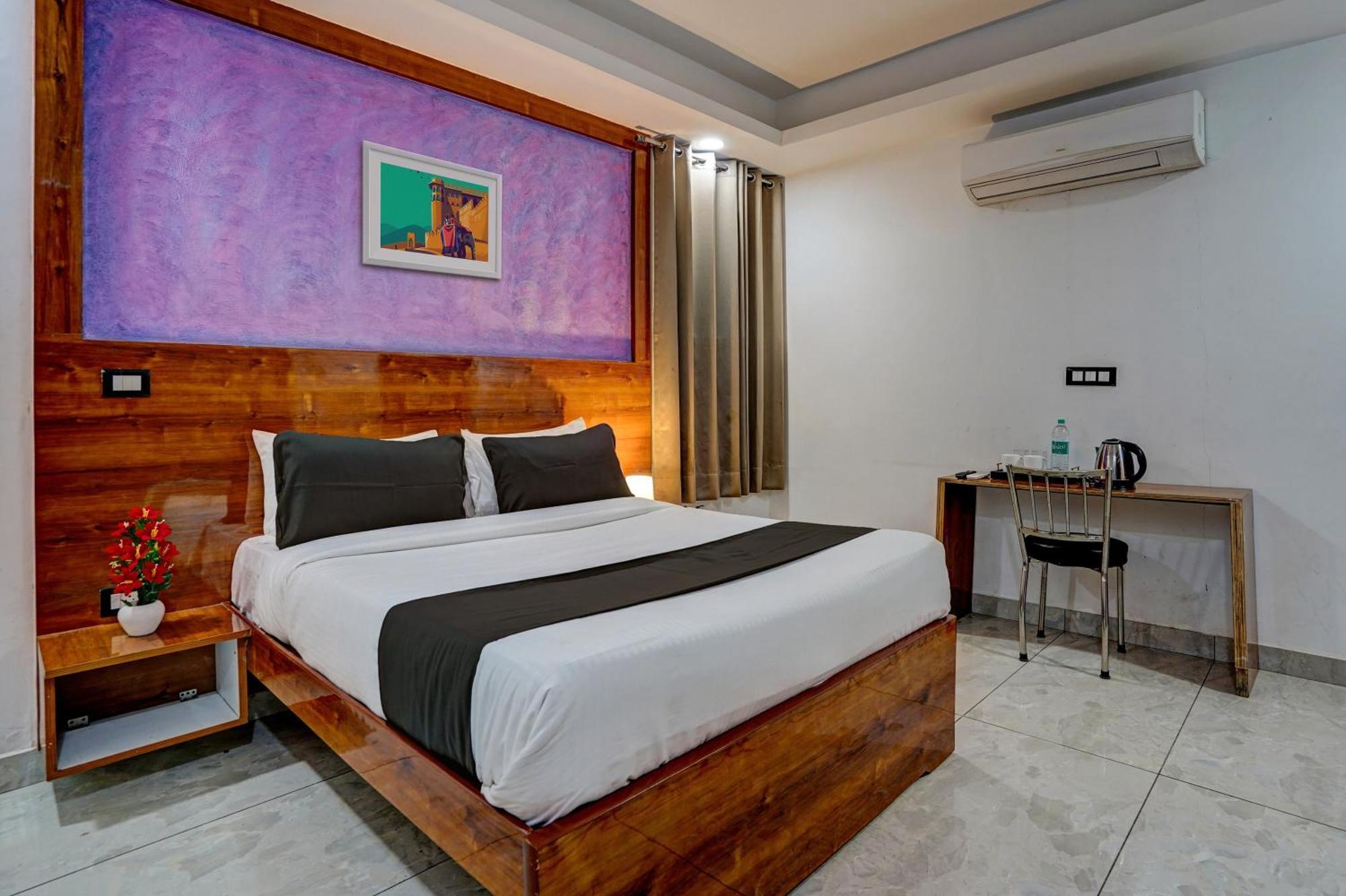 Hotel Hight Krone A Family Hotel Near Igi Airport Delhi New Delhi Eksteriør bilde