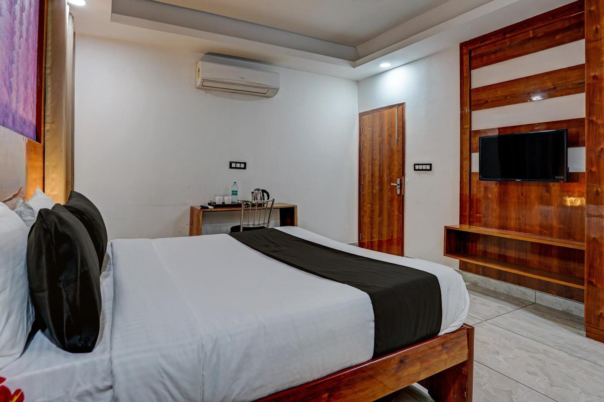 Hotel Hight Krone A Family Hotel Near Igi Airport Delhi New Delhi Eksteriør bilde