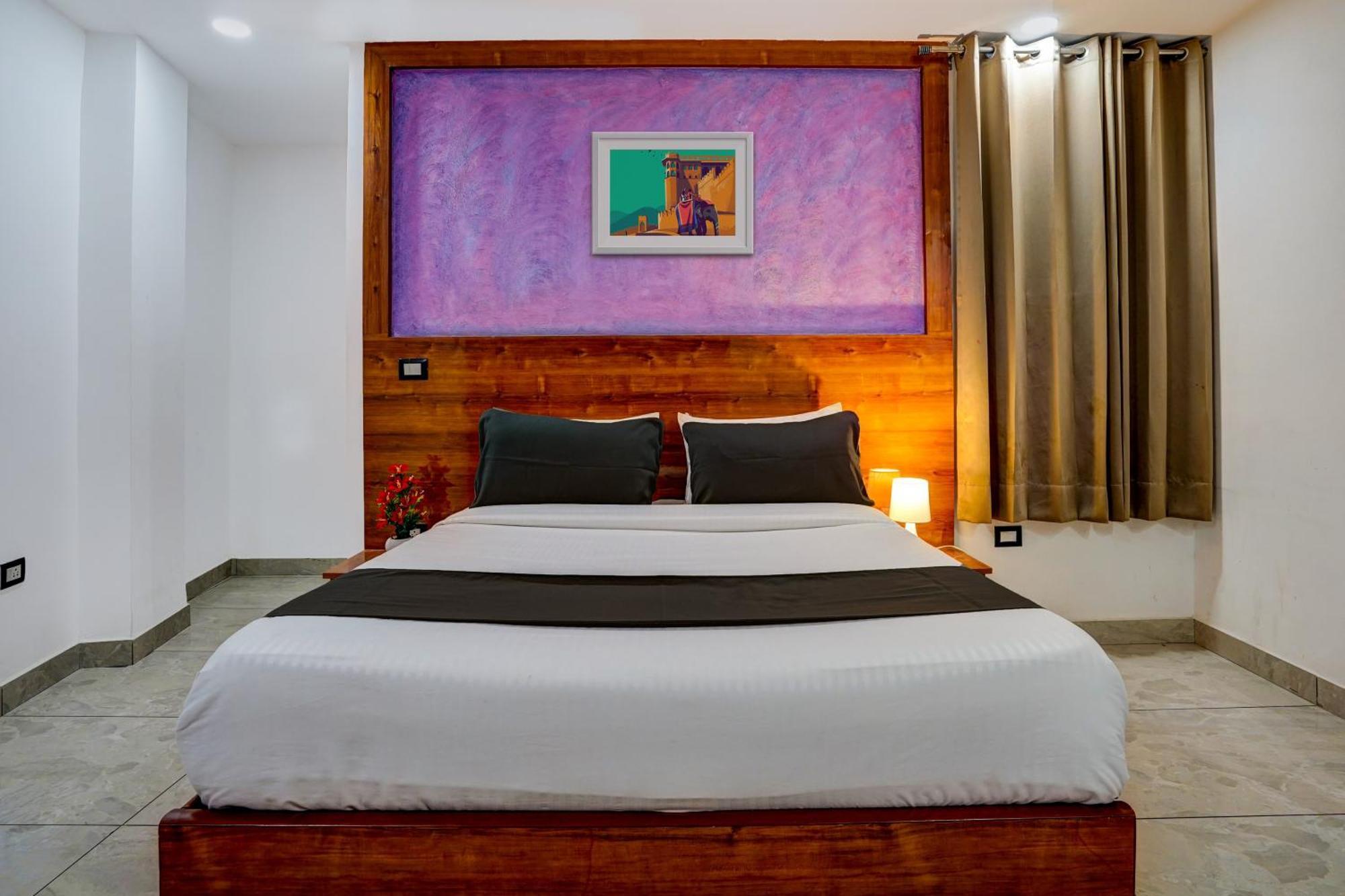 Hotel Hight Krone A Family Hotel Near Igi Airport Delhi New Delhi Eksteriør bilde